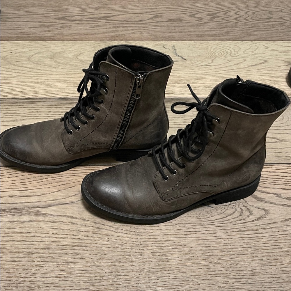 Women’s size 7 Born rustic grey lace up boots - Picture 3 of 12
